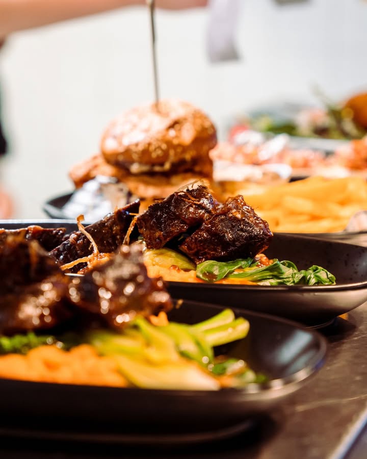 Featured image for “Australia Day Two-for-One Meals at Great Northern Hotel”