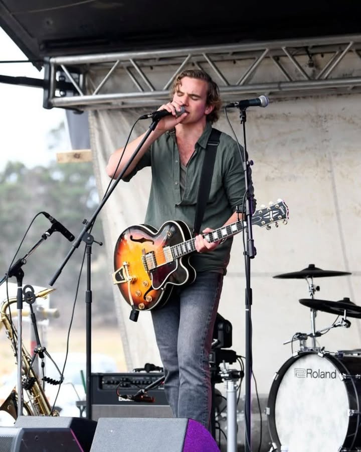 Featured image for “TGIF Live Music with Evan Ayres at Great Northern”